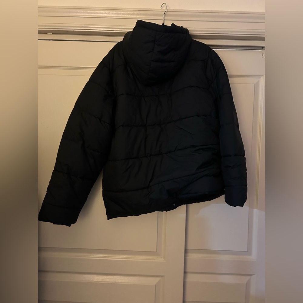 Amazon Essentials Men’s Black Puffer Coat with Hood.